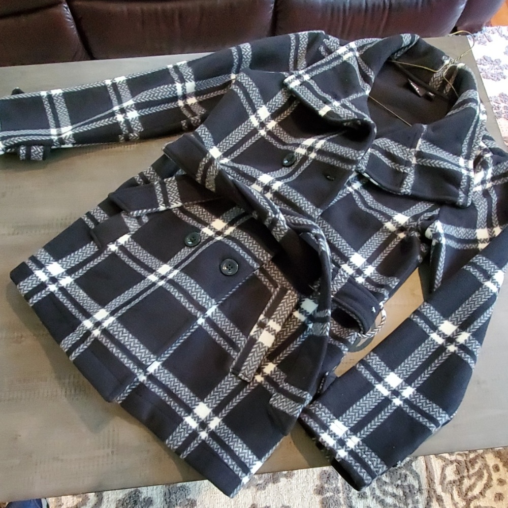 This is a new never worn no tags Ike Behar jacket